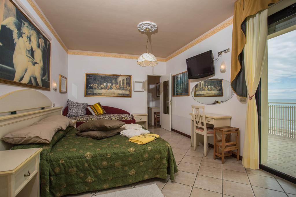 Hotel Byron Milano Marittima Exterior photo