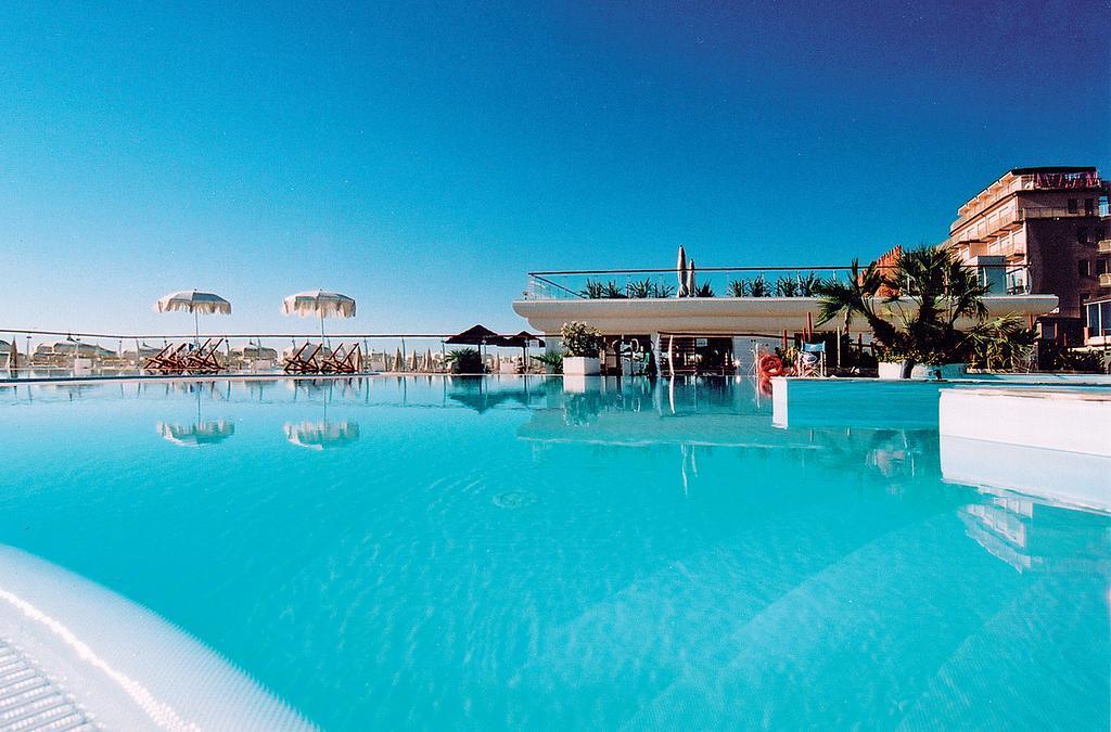 Hotel Byron Milano Marittima Exterior photo