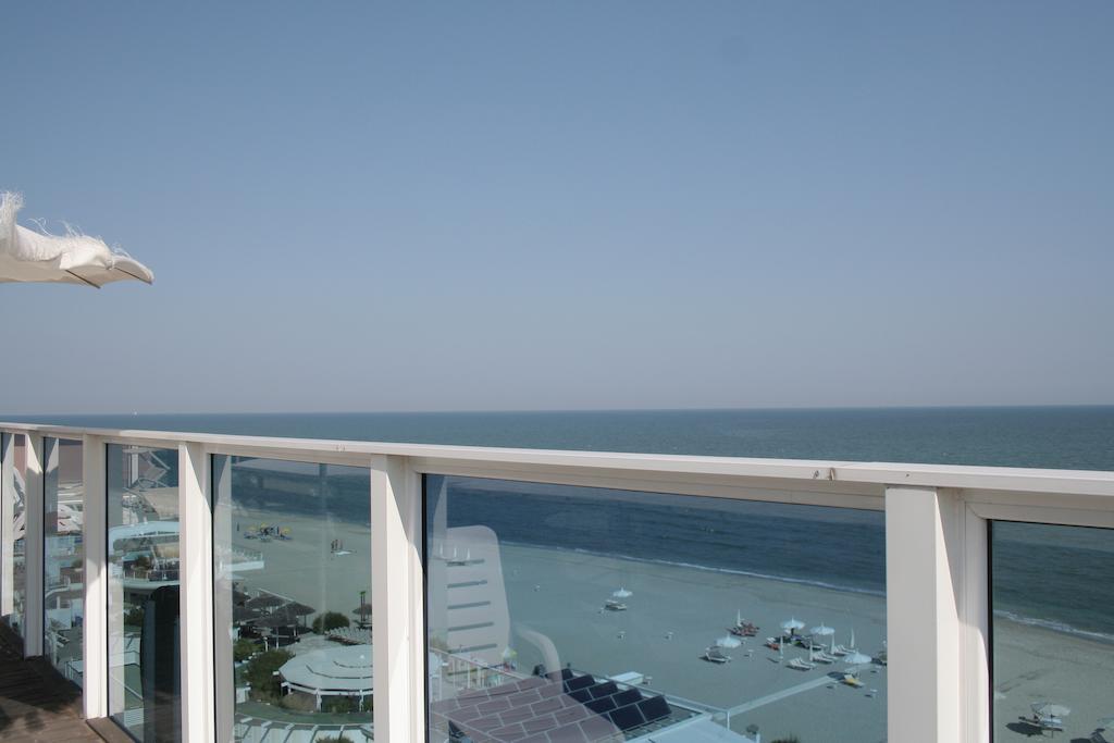 Hotel Byron Milano Marittima Exterior photo