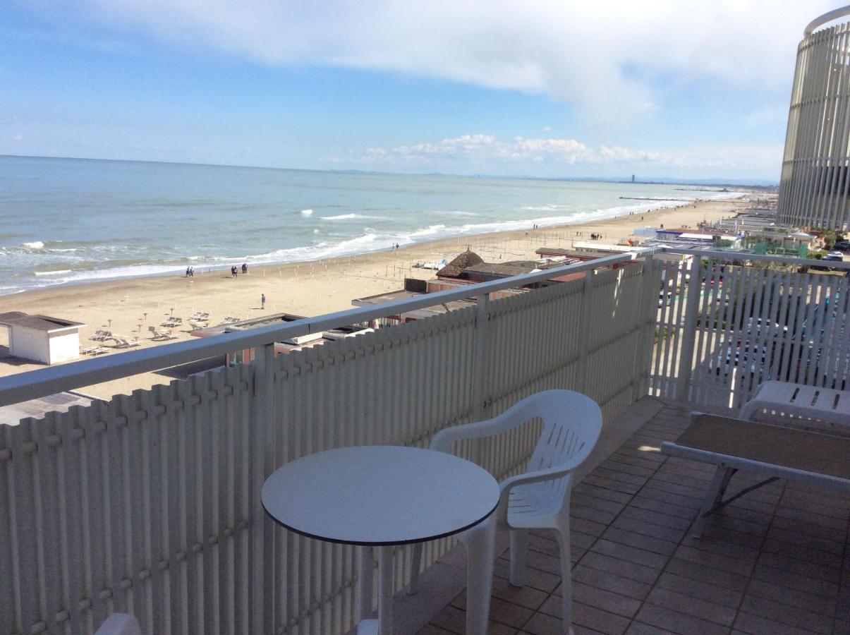 Hotel Byron Milano Marittima Exterior photo